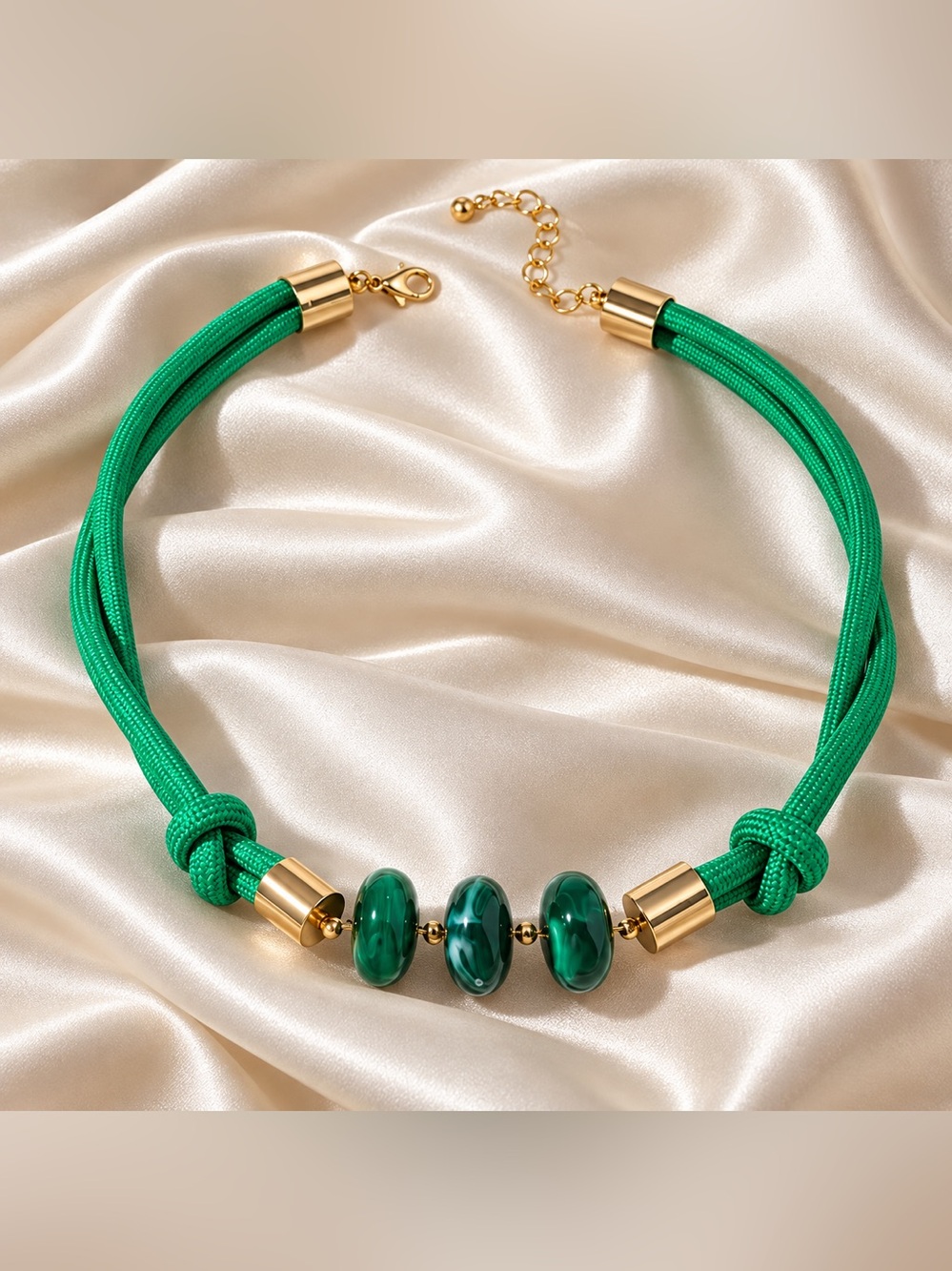 💚 Emerald Green Marbled Bead Knotted Cord Statement Necklace NWT